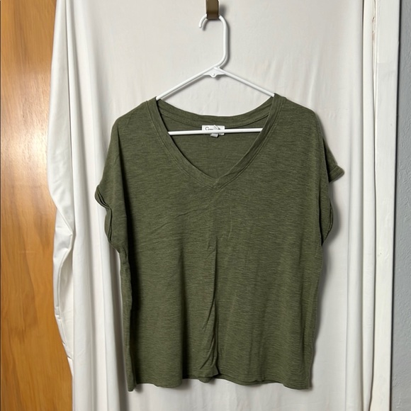Jessica Simpson Women's Boxy Cuffed Sleeve Green V-Neck Top Size Large - Picture 1 of 6